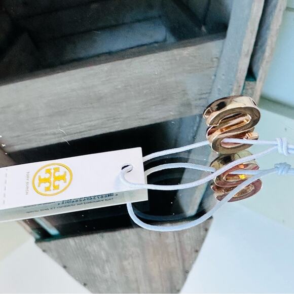 Tory Burch- Monogram “S” initial charm, NWT - Picture 5 of 7